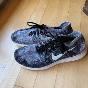 Nike Free Runs Flyknit Gray & Black